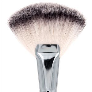 Crown Highlighter Brush SS023 Jumbo Kabuki Fan
